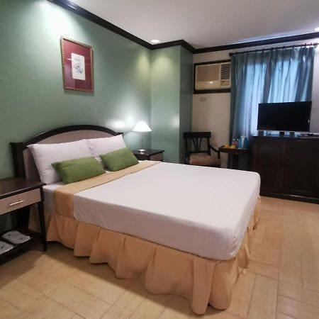 Tagaytay Country Hotel Тагайтай Экстерьер фото
