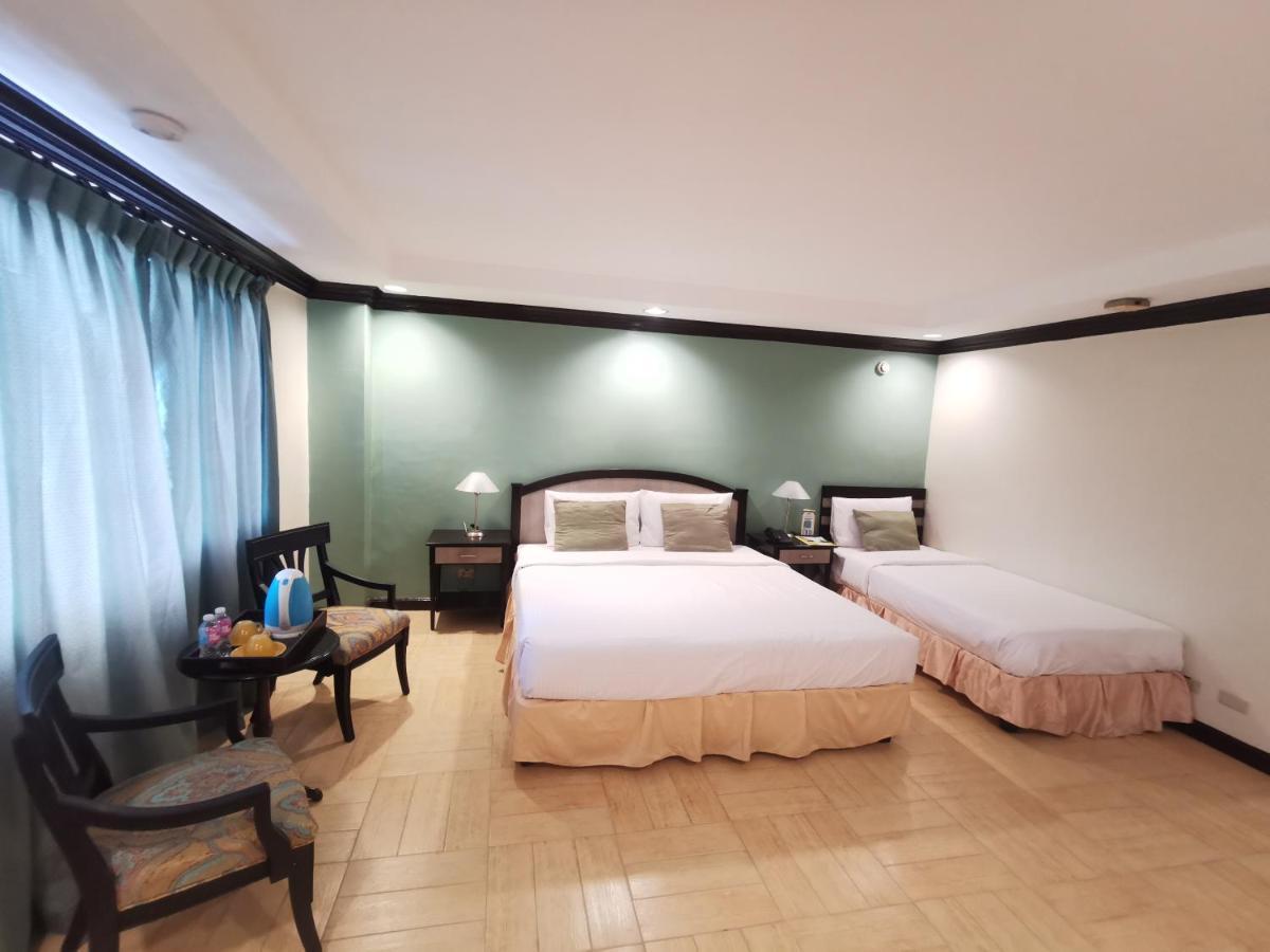 Tagaytay Country Hotel Тагайтай Экстерьер фото